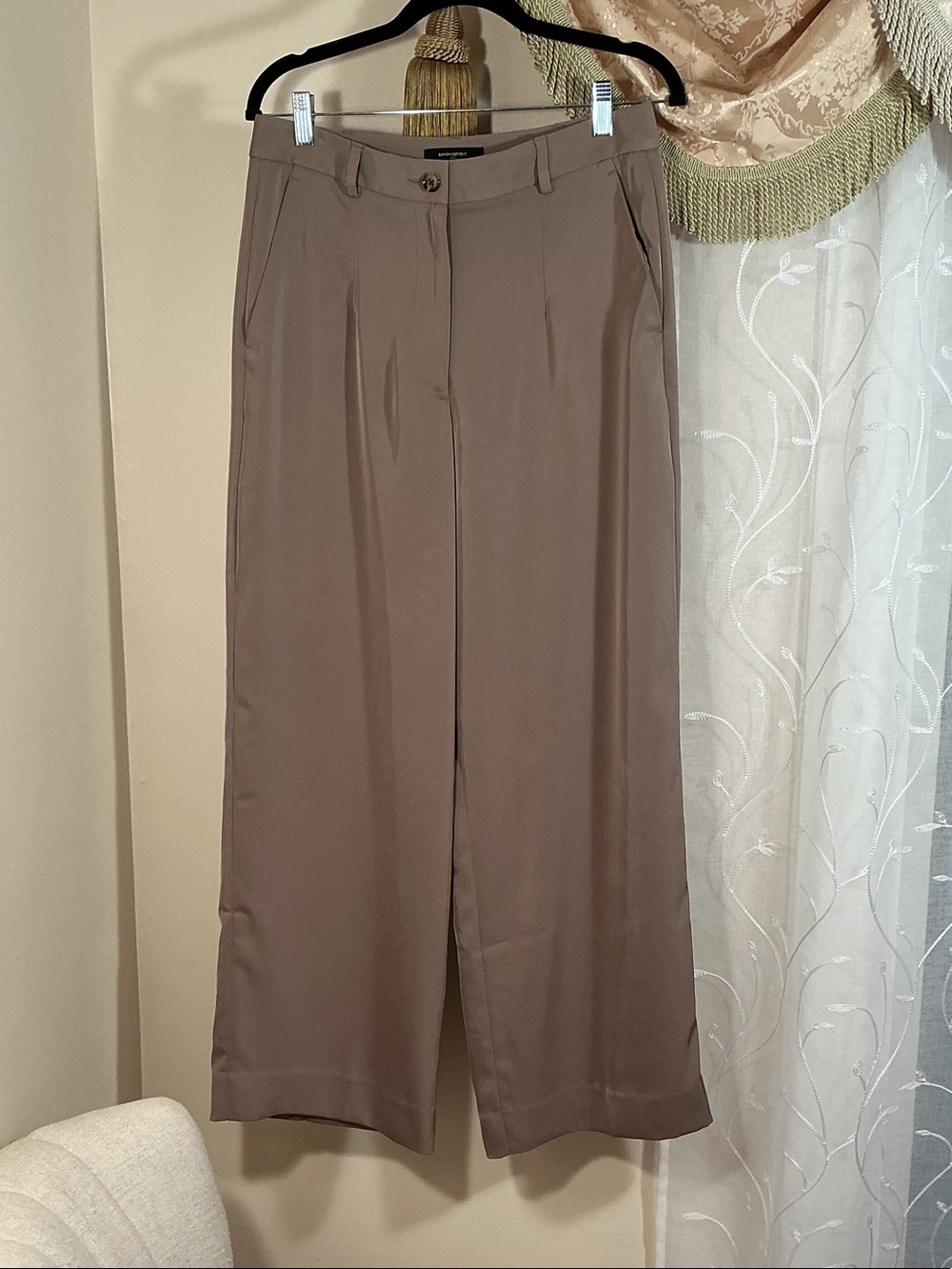 NWT Banana Republic Women’s Wide Leg High Rise Trousers Taupe Sz 8 Shimmering